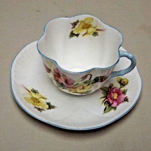 Shelley Fine Bone China England Dainty Begonia Footed Tea Cup and Saucer